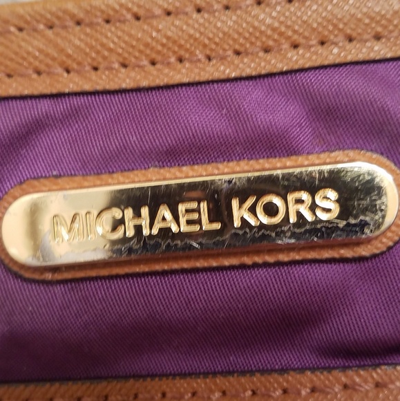 Michael Kors purple crossbody - Picture 3 of 4